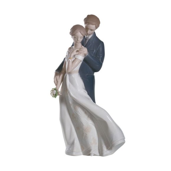 Lladro 'Everlasting Love' Figurine - NEW